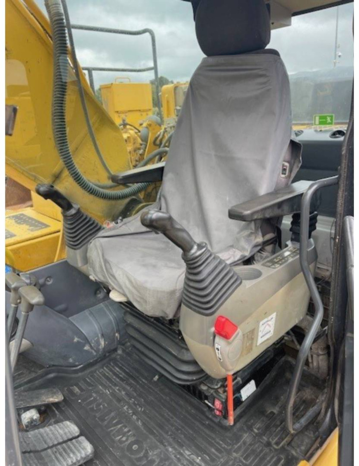 הַחכָּרָה KOMATSU HB215 KOMATSU HB215: תמונה 17