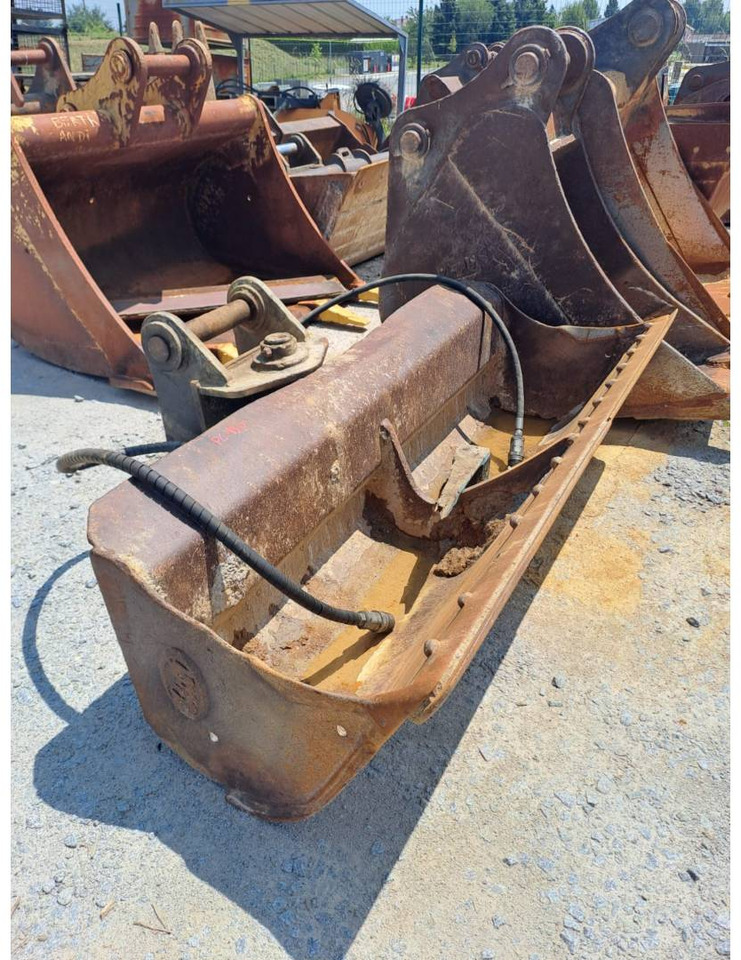 מחפר סורק KOMATSU PC210LC: תמונה 18