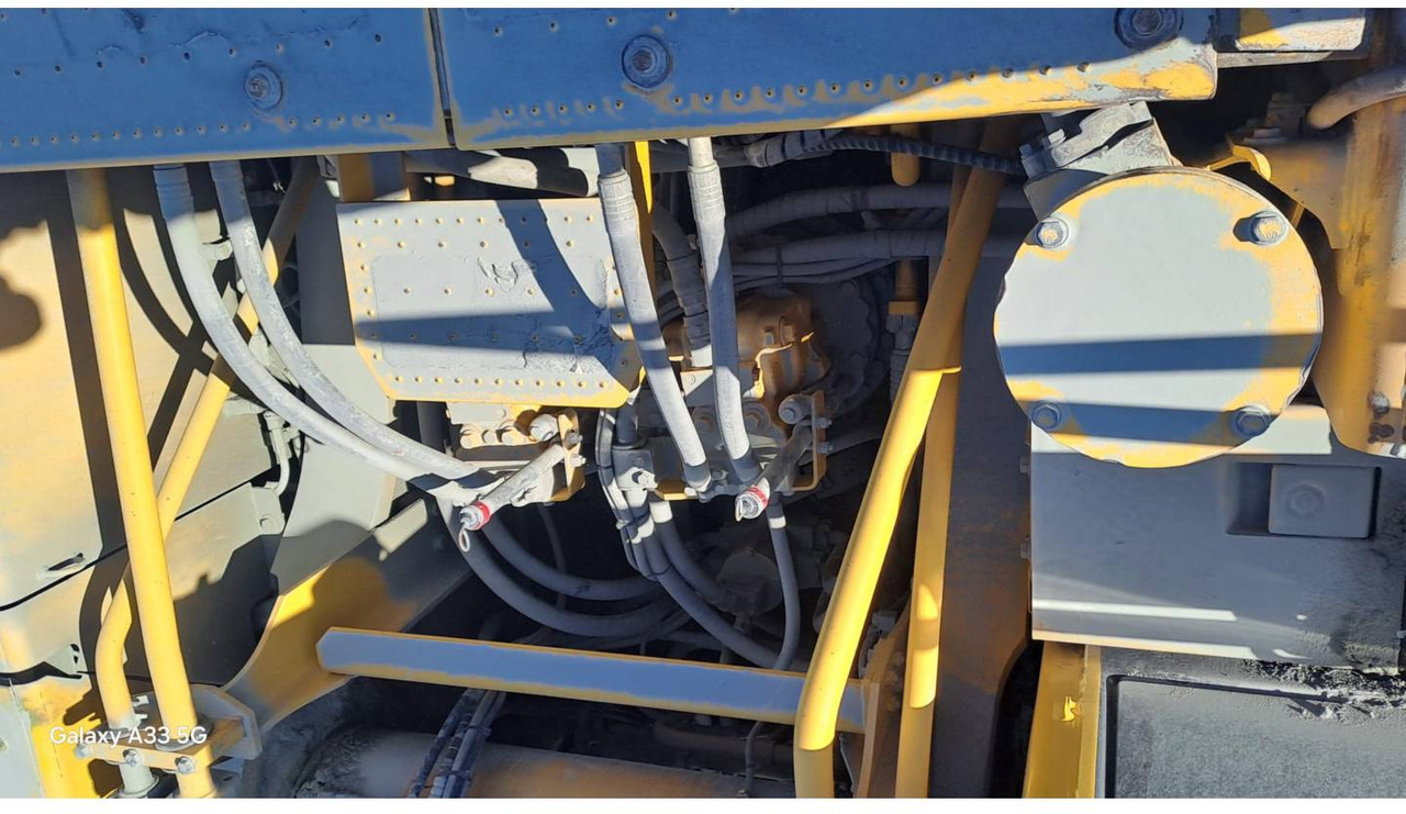 מחפר סורק KOMATSU PC700LC: תמונה 19 מחפר סורק KOMATSU PC700LC: תמונה 19