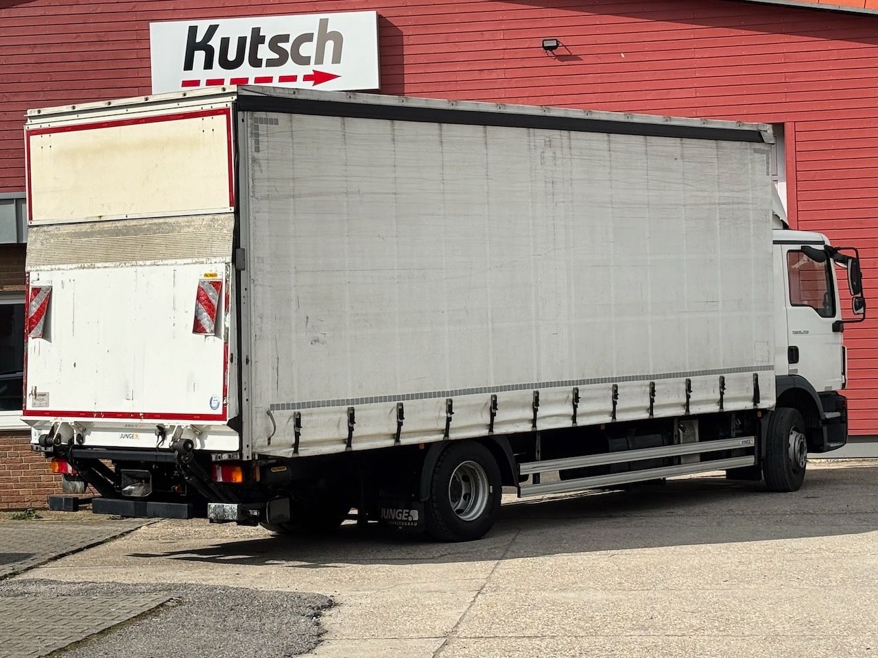 MAN TGM 15.250 BL Pritsche/Lbw, Edscha, - משאית וילונות צד: תמונה 2 MAN TGM 15.250 BL Pritsche/Lbw, Edscha, - משאית וילונות צד: תמונה 2