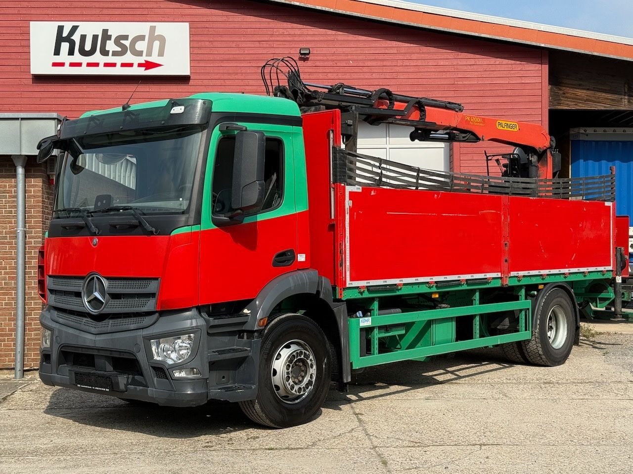 Mercedes-Benz Antos 1832L mit Palfinger PK 12001L Heckkran - משאית צד נופל/ שטוחה, משאית מנוף: תמונה 3 Mercedes-Benz Antos 1832L mit Palfinger PK 12001L Heckkran - משאית צד נופל/ שטוחה, משאית מנוף: תמונה 3