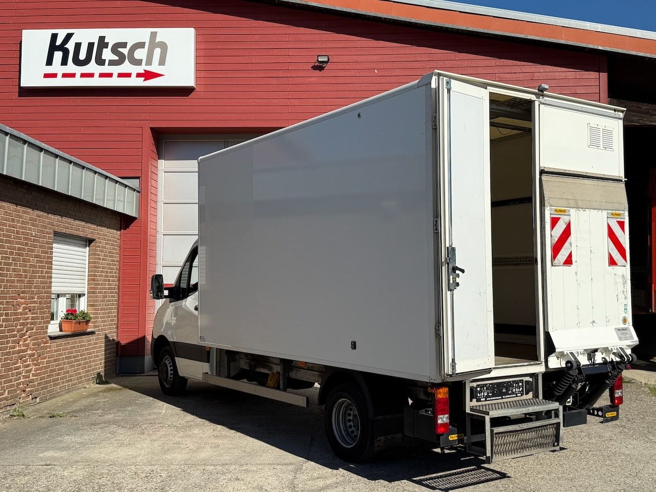 Mercedes-Benz Sprinter III Koffer 514 CDI Ladebordwand - כלי רכב מסחרי עם תיבה: תמונה 3 Mercedes-Benz Sprinter III Koffer 514 CDI Ladebordwand - כלי רכב מסחרי עם תיבה: תמונה 3