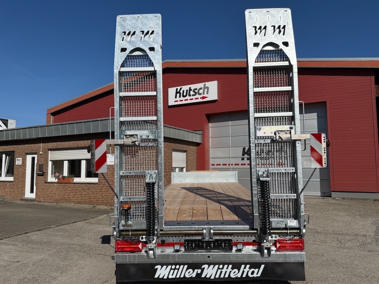 Müller-Mitteltal ETÜ-TA-R 21 Plateau 7m, luftgefedert, LED - קרון נגרר עם מטען נמוך: תמונה 3 Müller-Mitteltal ETÜ-TA-R 21 Plateau 7m, luftgefedert, LED - קרון נגרר עם מטען נמוך: תמונה 3