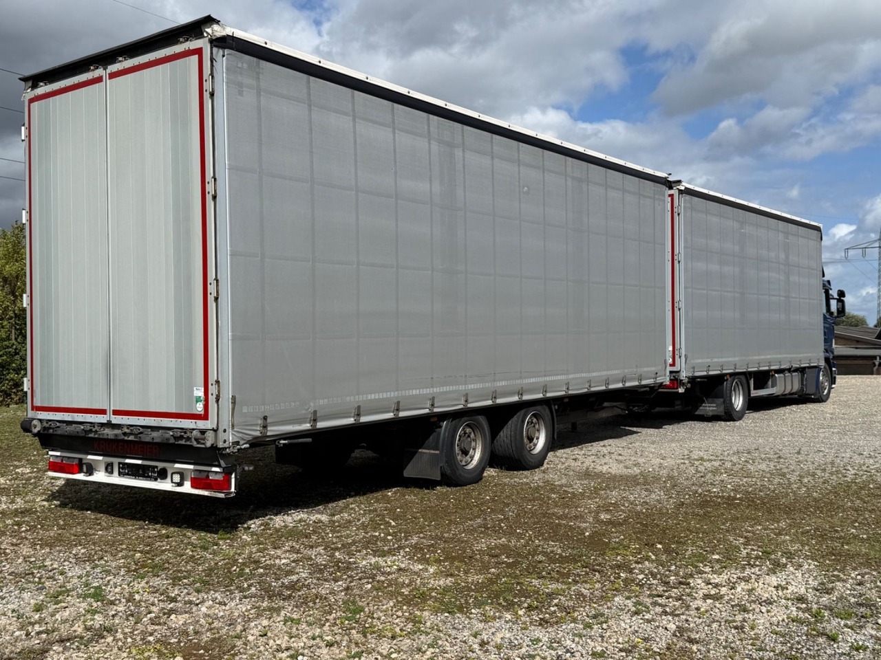 Scania G410 /4x2/Pritsche-Plane mit durchladbarem Anh. - משאית וילונות צד: תמונה 2 Scania G410 /4x2/Pritsche-Plane mit durchladbarem Anh. - משאית וילונות צד: תמונה 2