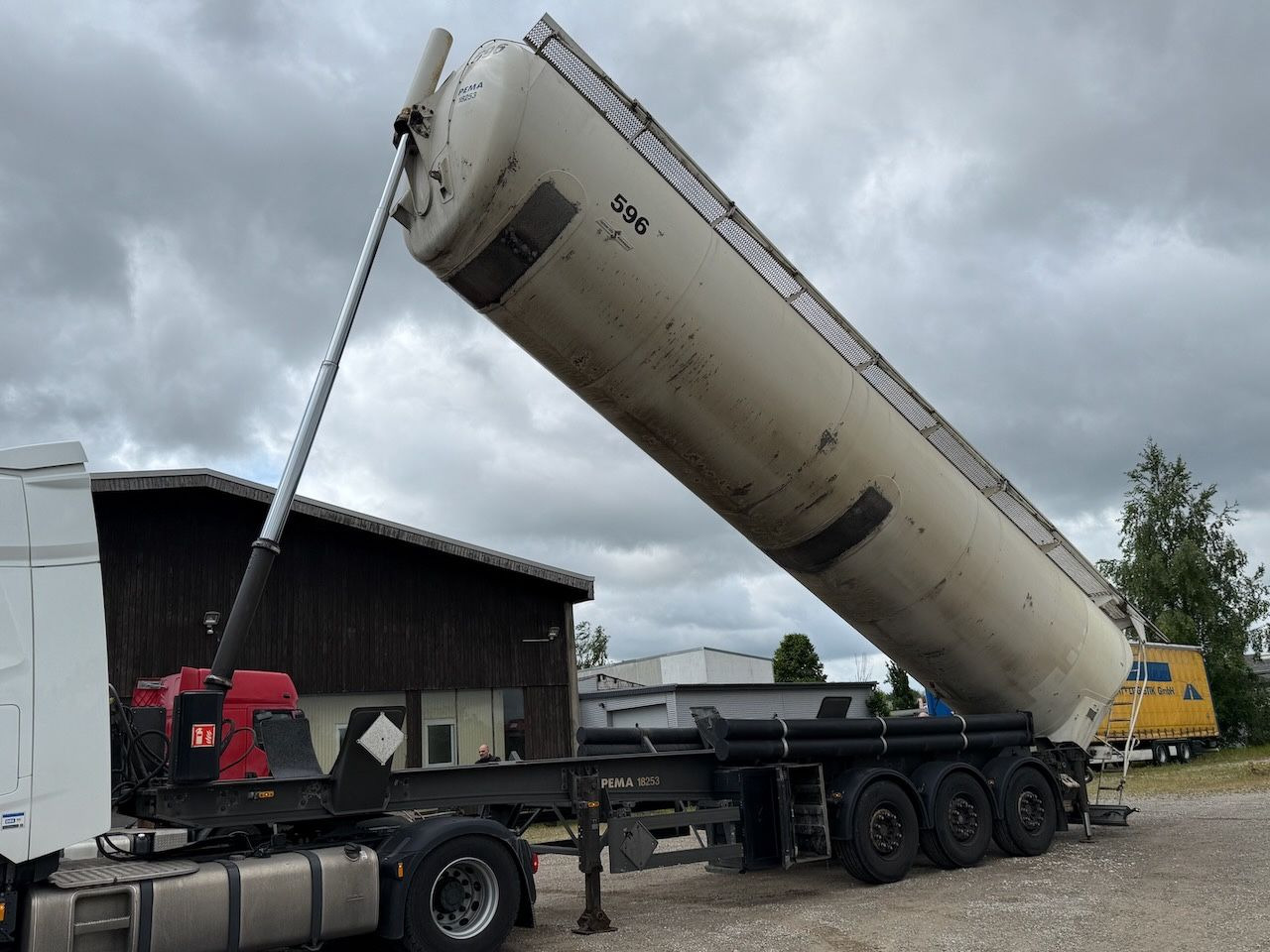 Spitzer SK 2760 CAL Kippsilo - סמיטריילר Silo: תמונה 1 Spitzer SK 2760 CAL Kippsilo - סמיטריילר Silo: תמונה 1