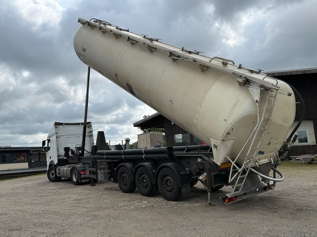 Spitzer SK 2760 CAL Kippsilo - סמיטריילר Silo: תמונה 4 Spitzer SK 2760 CAL Kippsilo - סמיטריילר Silo: תמונה 4