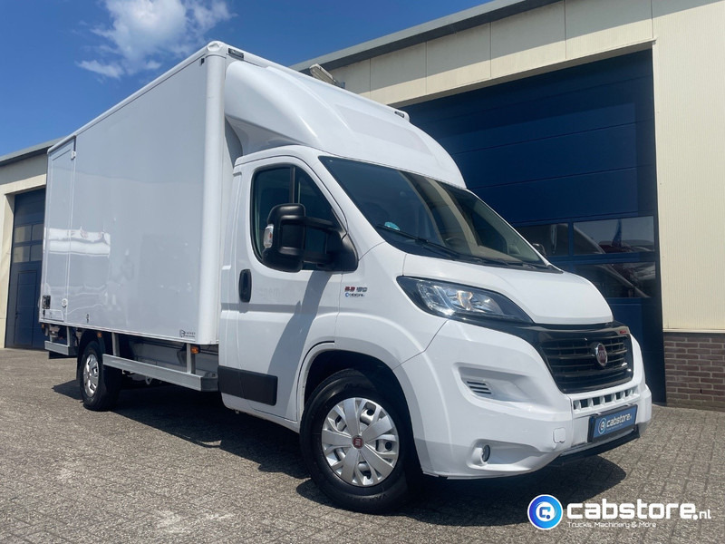 Fiat Ducato 2.3 Multijet 160 Pk Euro 6 - Bouwjaar 2021 - Handgeschakeld 6 speed - Airco - 3 zitplaatsen - Laadklep - משאית תיבה: תמונה 1 Fiat Ducato 2.3 Multijet 160 Pk Euro 6 - Bouwjaar 2021 - Handgeschakeld 6 speed - Airco - 3 zitplaatsen - Laadklep - משאית תיבה: תמונה 1