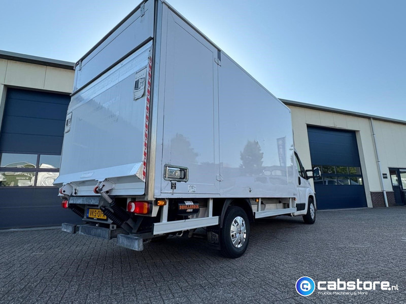 Fiat Ducato 2.3 Multijet 160 Pk Euro 6 - Bouwjaar 2021 - Handgeschakeld 6 speed - Airco - 3 zitplaatsen - Laadklep - משאית תיבה: תמונה 4 Fiat Ducato 2.3 Multijet 160 Pk Euro 6 - Bouwjaar 2021 - Handgeschakeld 6 speed - Airco - 3 zitplaatsen - Laadklep - משאית תיבה: תמונה 4