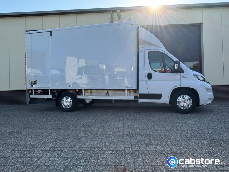 Fiat Ducato 2.3 Multijet 160 Pk Euro 6 - Bouwjaar 2021 - Handgeschakeld 6 speed - Airco - 3 zitplaatsen - Laadklep - משאית תיבה: תמונה 5 Fiat Ducato 2.3 Multijet 160 Pk Euro 6 - Bouwjaar 2021 - Handgeschakeld 6 speed - Airco - 3 zitplaatsen - Laadklep - משאית תיבה: תמונה 5