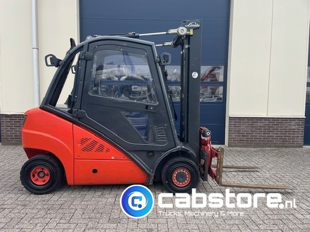 Linde H25D Forklift - Heftruck - Bouwjaar 2011 - Roterende vorkenklem - Freelift - Lifthoogte 480 cm - מלגזת סולר: תמונה 1 Linde H25D Forklift - Heftruck - Bouwjaar 2011 - Roterende vorkenklem - Freelift - Lifthoogte 480 cm - מלגזת סולר: תמונה 1