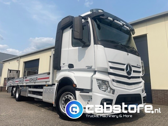Mercedes-Benz ACTROS Mercedes Benz Actros 2642 6x2 Euro 6 oprijwagen - Machine transporter - Bouwjaar 2012 - Volledig luchtgeveerd - Hydraulische rampen - Liftas - APK 11- - משאית צד נופל/ שטוחה: תמונה 3 Mercedes-Benz ACTROS Mercedes Benz Actros 2642 6x2 Euro 6 oprijwagen - Machine transporter - Bouwjaar 2012 - Volledig luchtgeveerd - Hydraulische rampen - Liftas - APK 11- - משאית צד נופל/ שטוחה: תמונה 3