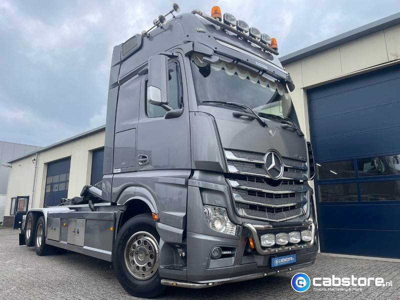 Mercedes-Benz Actros 3363 6x2 Containersysteem - Euro 6 - Bouwjaar 2014 - VDL 21 Ton Haakarmsysteem - 630 Pk Euro 6 - NL Truck - משאית הרמת וו: תמונה 1 Mercedes-Benz Actros 3363 6x2 Containersysteem - Euro 6 - Bouwjaar 2014 - VDL 21 Ton Haakarmsysteem - 630 Pk Euro 6 - NL Truck - משאית הרמת וו: תמונה 1