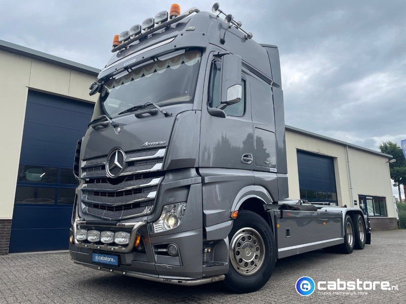 Mercedes-Benz Actros 3363 6x2 Containersysteem - Euro 6 - Bouwjaar 2014 - VDL 21 Ton Haakarmsysteem - 630 Pk Euro 6 - NL Truck - משאית הרמת וו: תמונה 2 Mercedes-Benz Actros 3363 6x2 Containersysteem - Euro 6 - Bouwjaar 2014 - VDL 21 Ton Haakarmsysteem - 630 Pk Euro 6 - NL Truck - משאית הרמת וו: תמונה 2