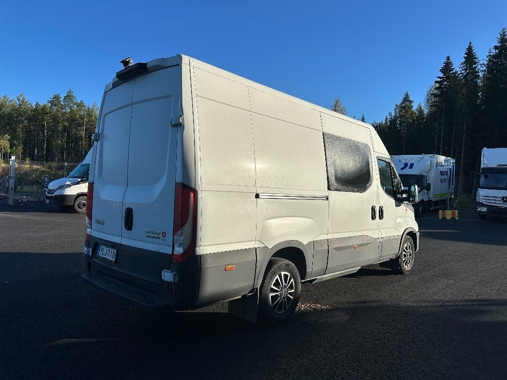 Iveco Daily 35S14 CNG A8 Huom! 6hlö PAKETTIAUTO - כלי רכב מסחרי עם לוח: תמונה 4 Iveco Daily 35S14 CNG A8 Huom! 6hlö PAKETTIAUTO - כלי רכב מסחרי עם לוח: תמונה 4