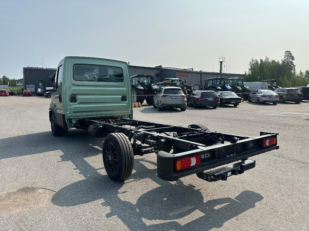 Iveco Daily 35S18A8 alusta - כלי רכב מסחרי עם לוח: תמונה 5 Iveco Daily 35S18A8 alusta - כלי רכב מסחרי עם לוח: תמונה 5