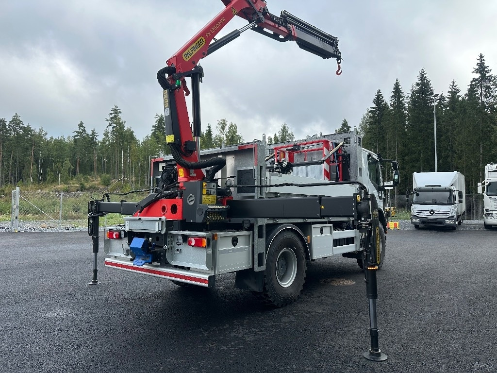 Iveco Eurocargo ML150E28 4x4 sähkölaitos varustein - משאית מנוף: תמונה 3 Iveco Eurocargo ML150E28 4x4 sähkölaitos varustein - משאית מנוף: תמונה 3