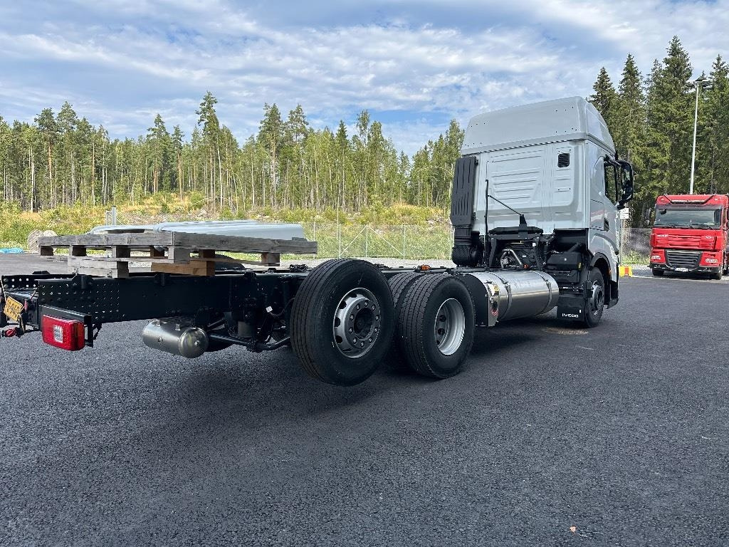 Iveco S-Way AS26S50 NP 2xLNG 6x2*4 - משאית עם שלדת תא: תמונה 4 Iveco S-Way AS26S50 NP 2xLNG 6x2*4 - משאית עם שלדת תא: תמונה 4