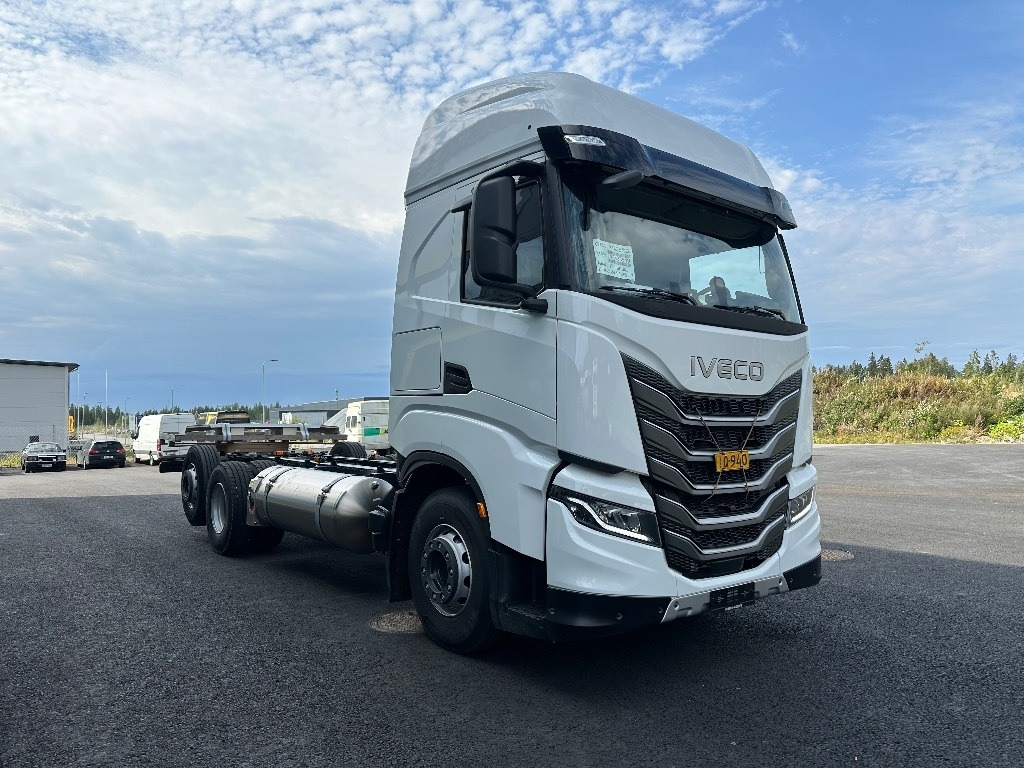 Iveco S-Way AS26S50 NP 2xLNG 6x2*4 - משאית עם שלדת תא: תמונה 3 Iveco S-Way AS26S50 NP 2xLNG 6x2*4 - משאית עם שלדת תא: תמונה 3