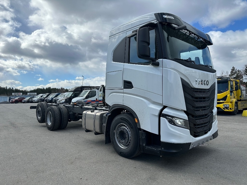 Iveco X-Way AS260X530 heti toimitukseen - משאית עם שלדת תא: תמונה 3 Iveco X-Way AS260X530 heti toimitukseen - משאית עם שלדת תא: תמונה 3
