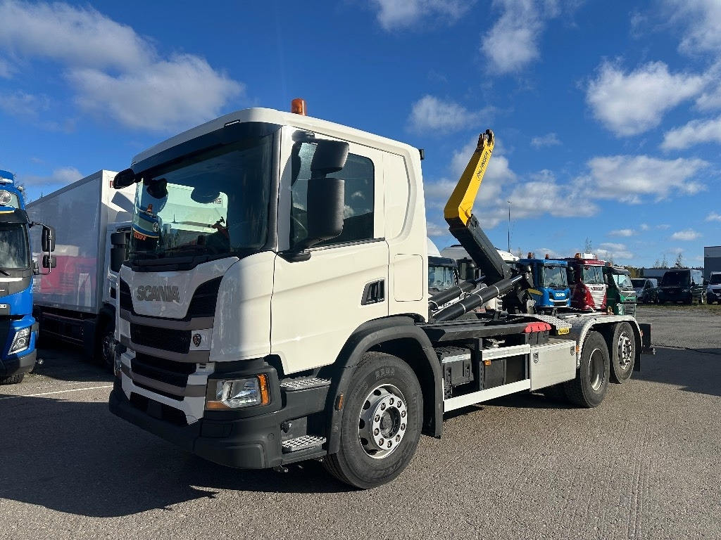 Scania P 360 - משאית הרמת וו: תמונה 1 Scania P 360 - משאית הרמת וו: תמונה 1