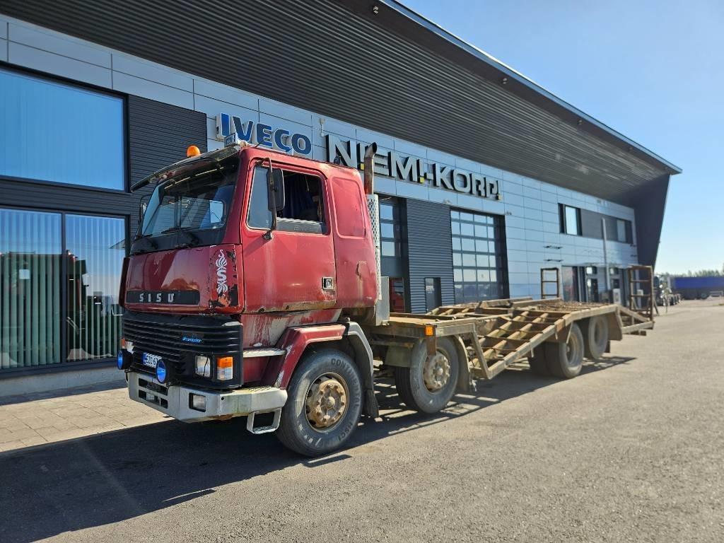 Sisu SM300 8X2 - משאית עץ: תמונה 1 Sisu SM300 8X2 - משאית עץ: תמונה 1