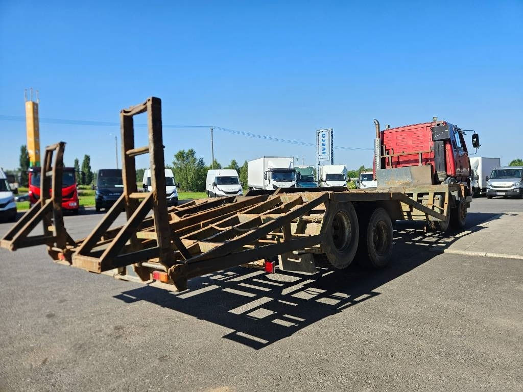 Sisu SM300 8X2 - משאית עץ: תמונה 5 Sisu SM300 8X2 - משאית עץ: תמונה 5