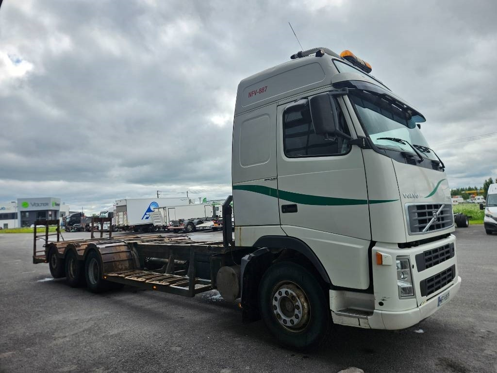 Volvo FH12 8x4 - משאית עץ: תמונה 2 Volvo FH12 8x4 - משאית עץ: תמונה 2