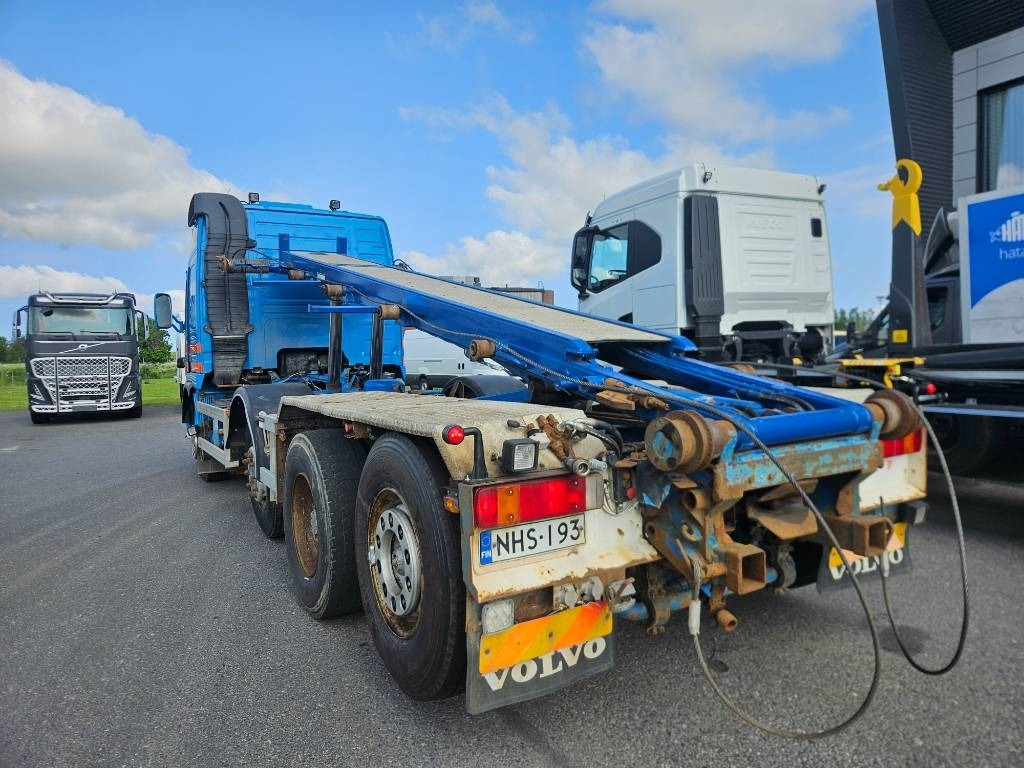 Volvo FM12 420 8x2 - משאית דילוג העמסה: תמונה 5 Volvo FM12 420 8x2 - משאית דילוג העמסה: תמונה 5
