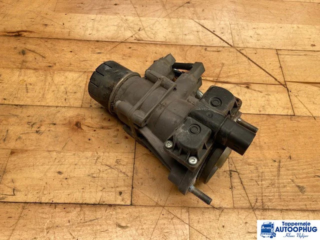 MAN Fod bremse ventil – MAN 81.52130-6298 - מערכת חשמל עבור משאית: תמונה 1 MAN Fod bremse ventil – MAN 81.52130-6298 - מערכת חשמל עבור משאית: תמונה 1