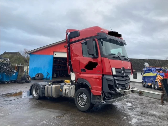 Mercedes Actros 1851 - יחידת טרקטור: תמונה 2 Mercedes Actros 1851 - יחידת טרקטור: תמונה 2