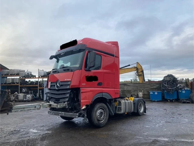 Mercedes Actros 1851 - יחידת טרקטור: תמונה 1 Mercedes Actros 1851 - יחידת טרקטור: תמונה 1