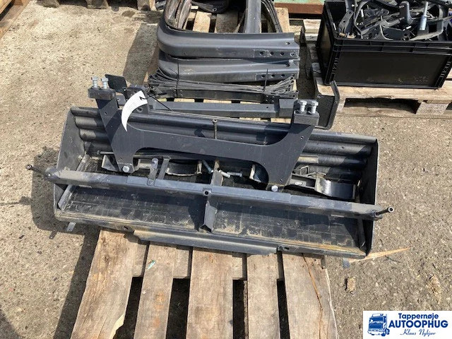 Scania Battery box – Scania 2016256 - גוף וחלק חיצוני עבור משאית: תמונה 1 Scania Battery box – Scania 2016256 - גוף וחלק חיצוני עבור משאית: תמונה 1