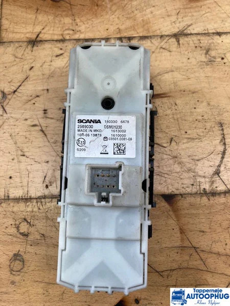 Scania Dør mondul P/N: 2569030 / 2398122 - תא ופנים הרכב עבור משאית: תמונה 1 Scania Dør mondul P/N: 2569030 / 2398122 - תא ופנים הרכב עבור משאית: תמונה 1