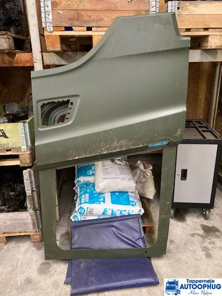 Scania R dør Scania 2653997 RH - תא ופנים הרכב עבור משאית: תמונה 1 Scania R dør Scania 2653997 RH - תא ופנים הרכב עבור משאית: תמונה 1