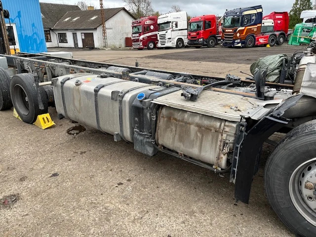 Scania S590 6X2 - משאית עם שלדת תא: תמונה 3 Scania S590 6X2 - משאית עם שלדת תא: תמונה 3