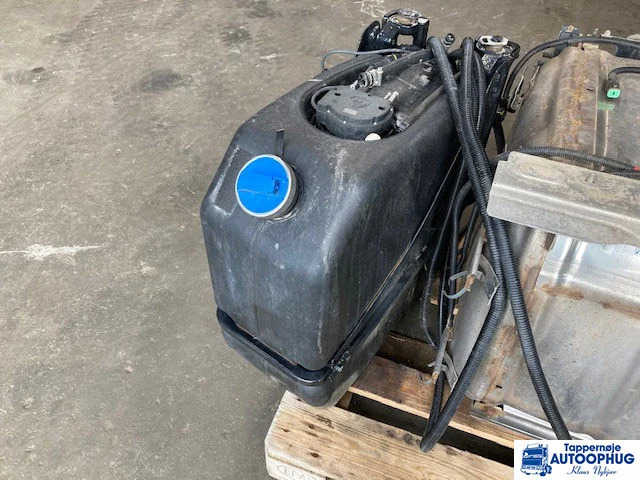 Scania adblue tank / reductant tank Scania 2919673 - מכל AdBlue עבור משאית: תמונה 2 Scania adblue tank / reductant tank Scania 2919673 - מכל AdBlue עבור משאית: תמונה 2