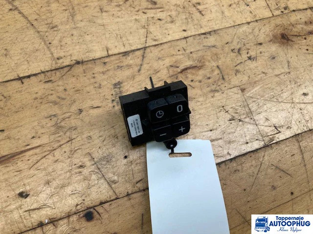 Scania switch – Scania 1789934 - מערכת חשמל עבור משאית: תמונה 1 Scania switch – Scania 1789934 - מערכת חשמל עבור משאית: תמונה 1