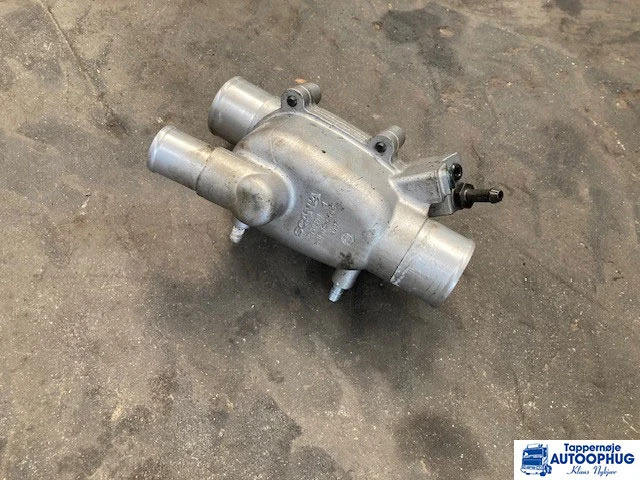 Scania thermostat hus – Scania 2650308 - מנוע וחלקים עבור משאית: תמונה 2 Scania thermostat hus – Scania 2650308 - מנוע וחלקים עבור משאית: תמונה 2