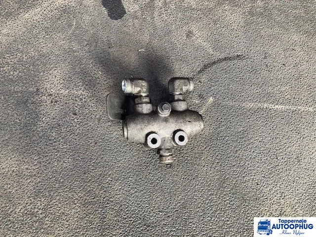 Volvo 20757513 – Volvo flow valve - היגוי עבור משאית: תמונה 1 Volvo 20757513 – Volvo flow valve - היגוי עבור משאית: תמונה 1