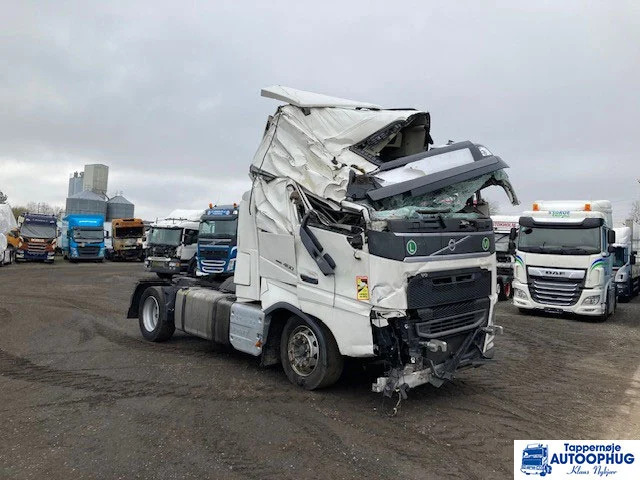 Volvo FH460 4X2 Skadet - יחידת טרקטור: תמונה 2 Volvo FH460 4X2 Skadet - יחידת טרקטור: תמונה 2