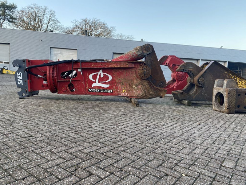 LaBounty MSD2250R - מזמרת הריסה עבור מכונת בנייה: תמונה 2 LaBounty MSD2250R - מזמרת הריסה עבור מכונת בנייה: תמונה 2