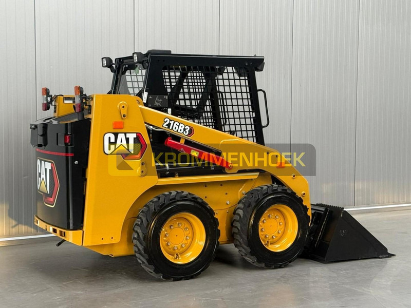 Caterpillar 216 B3 - מעמיס היגוי החלקה: תמונה 4 Caterpillar 216 B3 - מעמיס היגוי החלקה: תמונה 4
