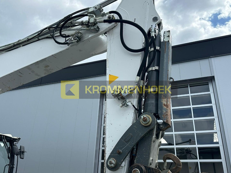 מחפר Liebherr R 946 LC Cosben 27 Meter Telescooparm: תמונה 16
