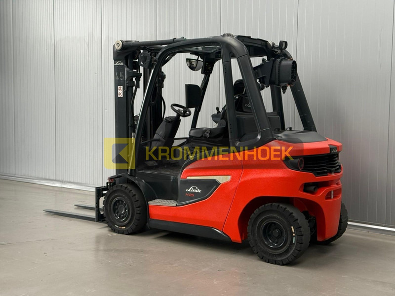 Linde H 25 D - מלגזת סולר: תמונה 3 Linde H 25 D - מלגזת סולר: תמונה 3
