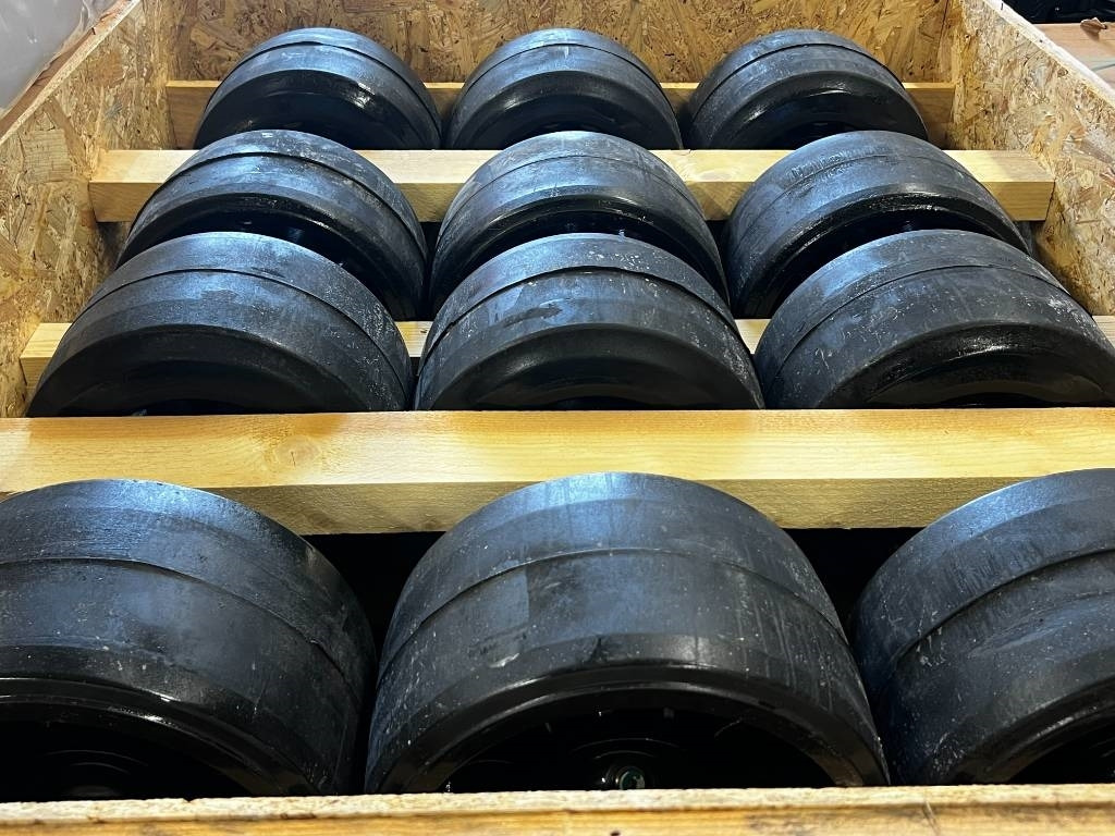 CNH Track rollers for tracks - CNH - Quadtrac/Steiger - צמיג עבור מכונה חקלאית: תמונה 3 CNH Track rollers for tracks - CNH - Quadtrac/Steiger - צמיג עבור מכונה חקלאית: תמונה 3