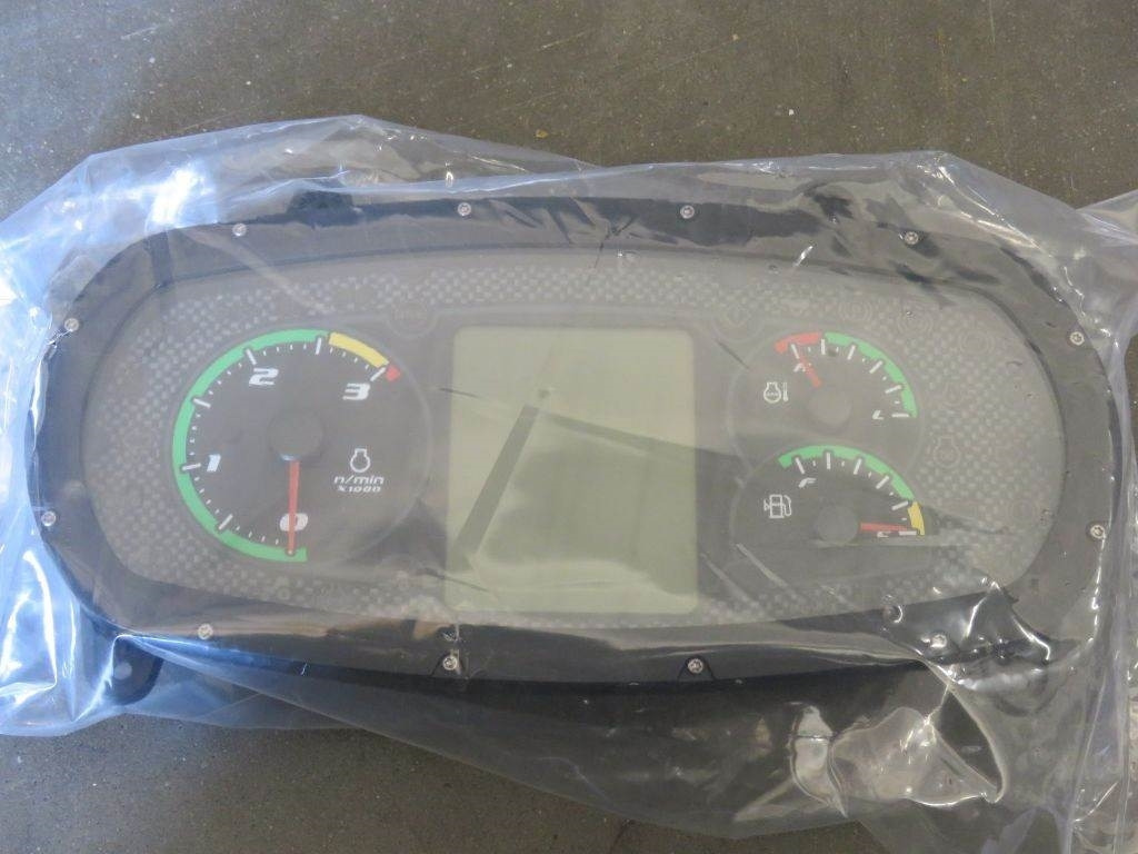 הַחכָּרָה Case FARMALL 85C 95C 105C 115C Case FARMALL 85C 95C 105C 115C: תמונה 7 הַחכָּרָה Case FARMALL 85C 95C 105C 115C Case FARMALL 85C 95C 105C 115C: תמונה 7