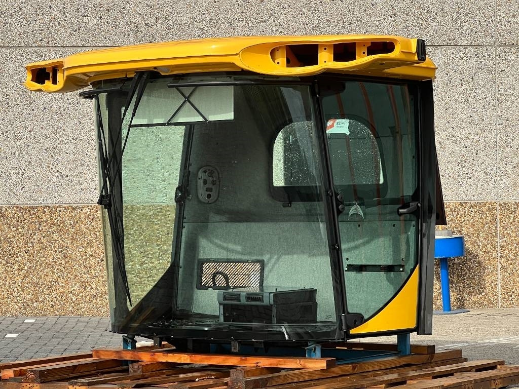 New Holland Cabine - New Holland CR8070, CR8080, CR9070, CR908 - צרופת מקצרה: תמונה 2 New Holland Cabine - New Holland CR8070, CR8080, CR9070, CR908 - צרופת מקצרה: תמונה 2