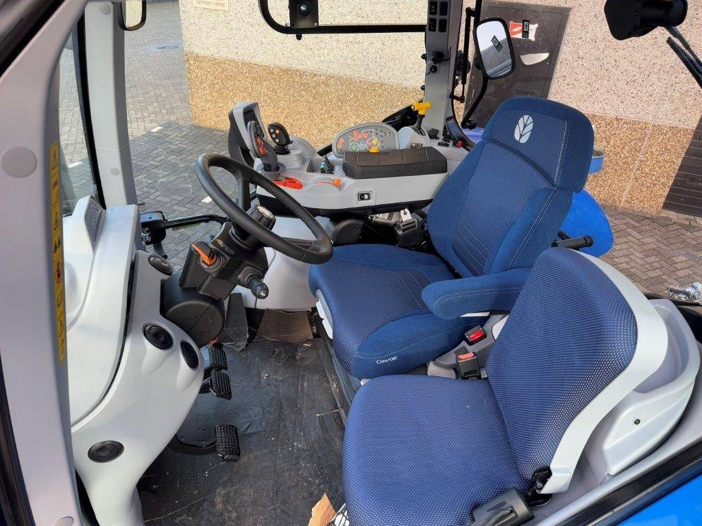 טרקטור חקלאי New Holland T6.180 Dynamic Command,: תמונה 24