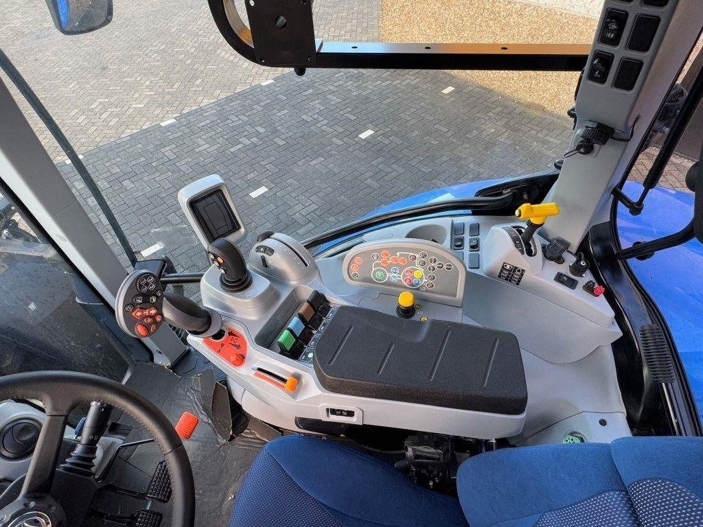 טרקטור חקלאי New Holland T6.180 Dynamic Command,: תמונה 26
