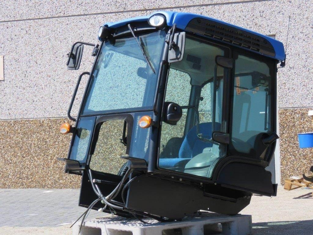 New Holland TK - תא עבור מכונת בנייה: תמונה 2 New Holland TK - תא עבור מכונת בנייה: תמונה 2